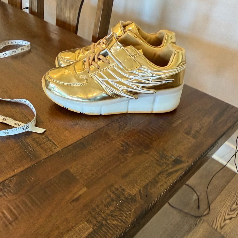 Metallic Gold Platform Roller Sneakers light up - Picture 10 of 10